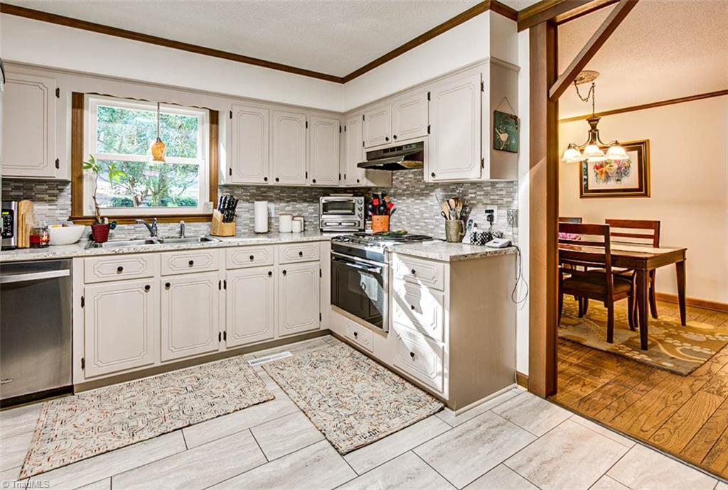 614 Inwood Road Asheboro, NC 27205 - Photo 6 of 33 Kitchen, LVP floors