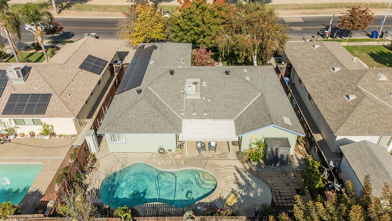 2820 Riverview Drive Madera, CA 93637 - Photo 54 of 60 an aerial view of multiple houses with yard