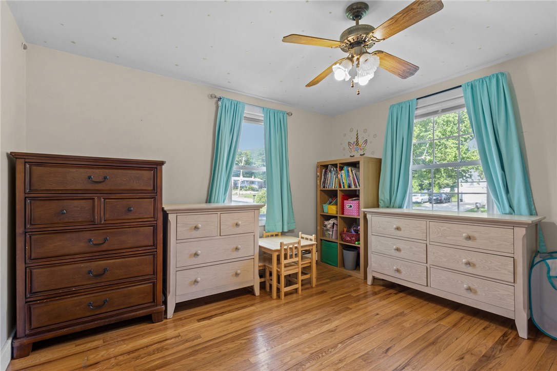 227 Angell Road Lincoln, RI 02865 - Photo 25 of 41 First floor bed
