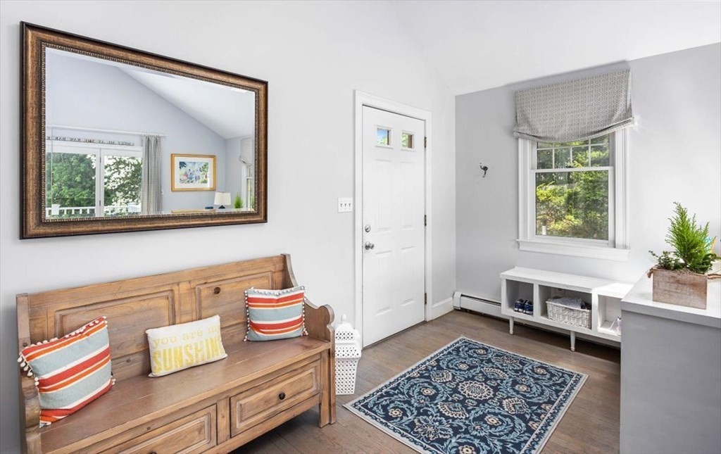 6 Smith Road Hingham, MA 02043 - Photo 4 of 37