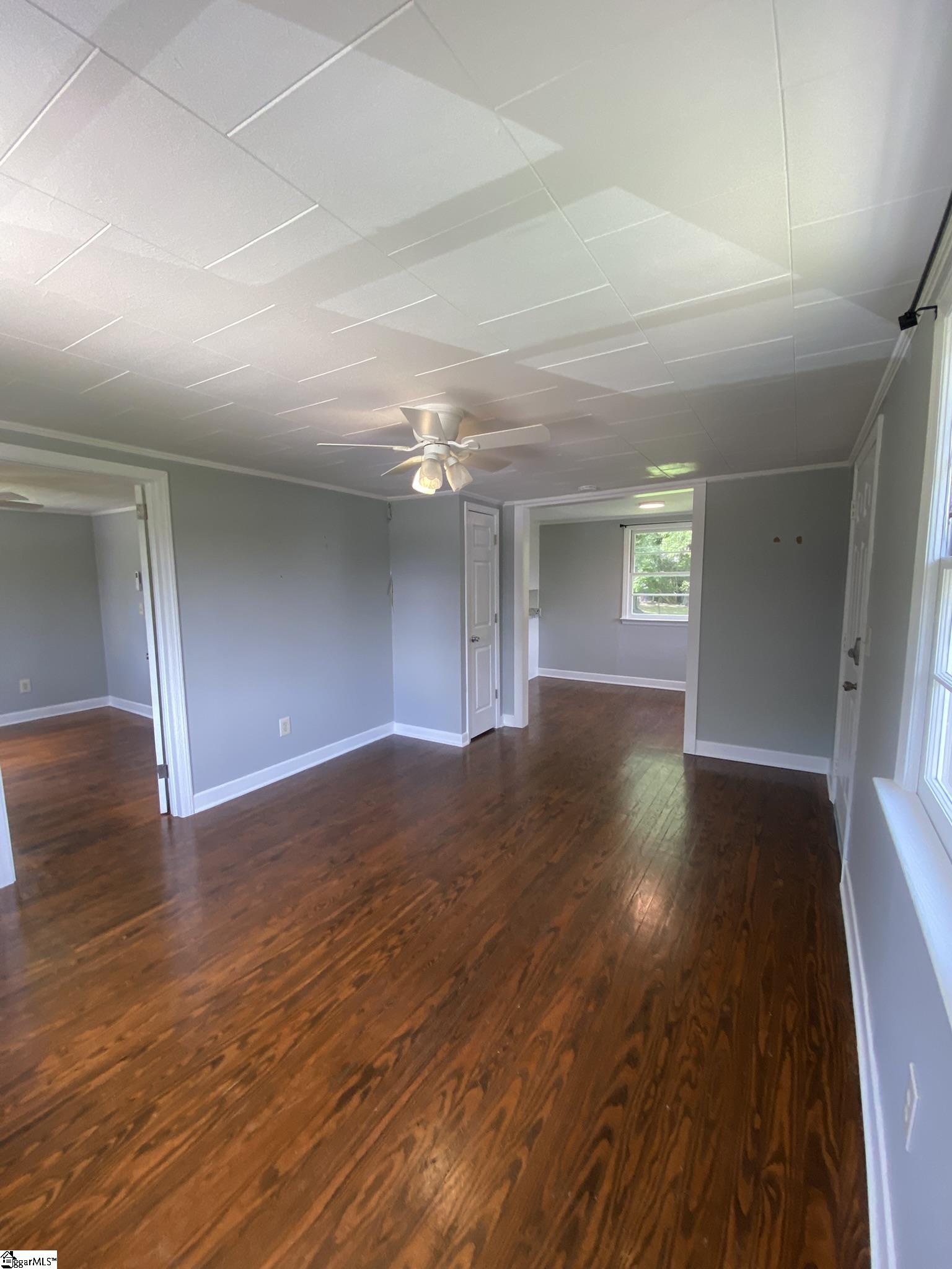 134 East Jones Avenue Pickens, SC 29671 - Photo 5 of 15