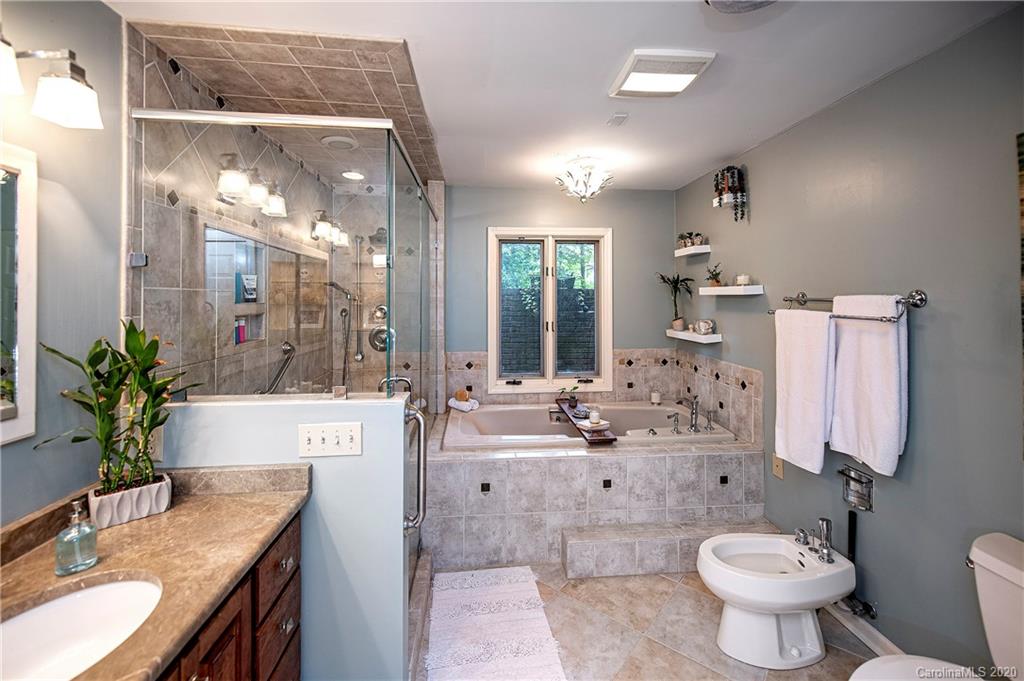 23 Commodore Point Road Lake Wylie, SC 29710 - Photo 19 of 48 Gallery Image 19