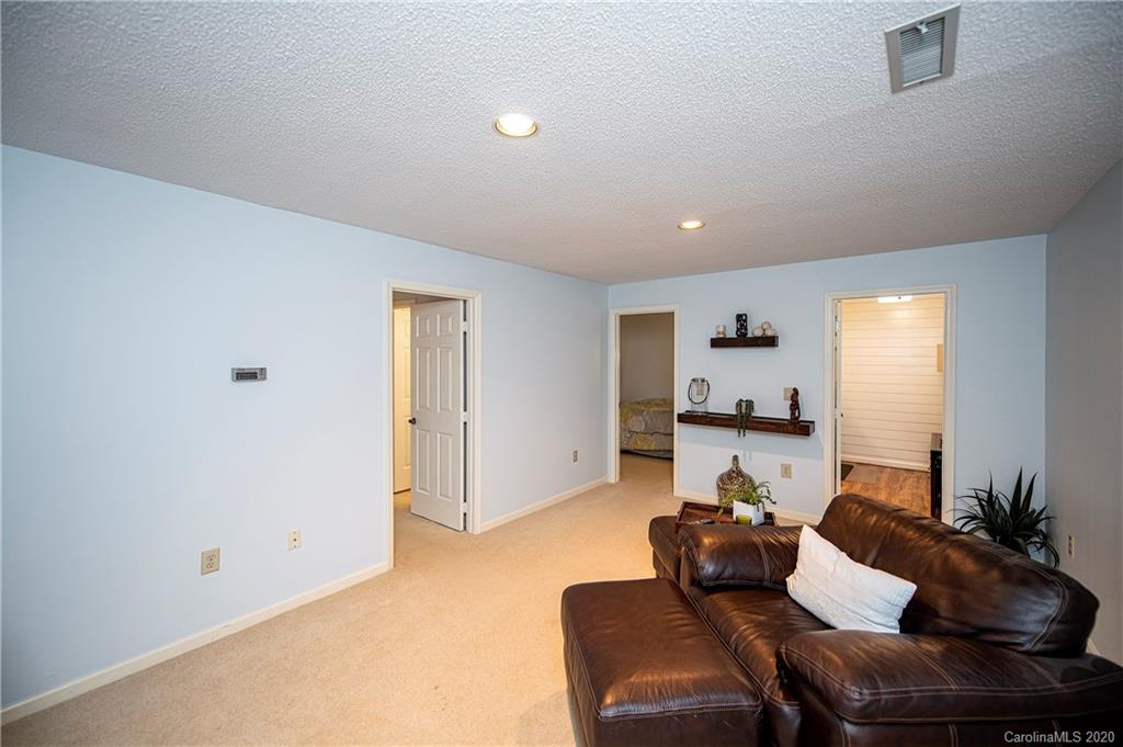 23 Commodore Point Road Lake Wylie, SC 29710 - Photo 28 of 48 Gallery Image 28