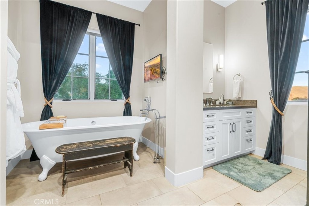 455 Mission Springs Road Arroyo Grande, CA 93420 - Photo 33 of 65 a living room with furniture and a window