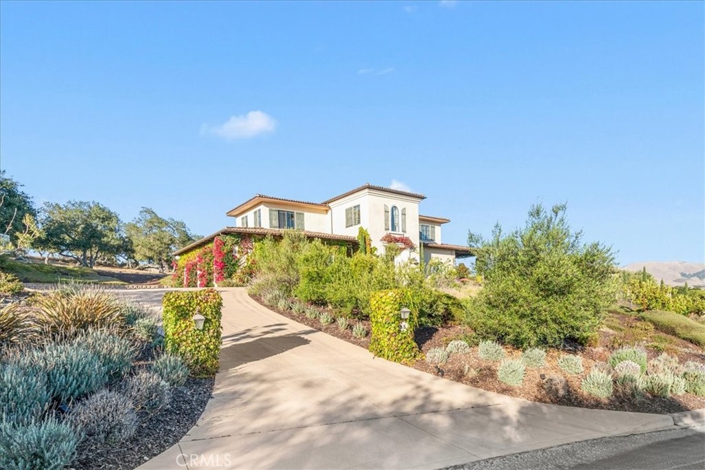 455 Mission Springs Road Arroyo Grande, CA 93420 - Photo 58 of 65 a view of a garden with a lake
