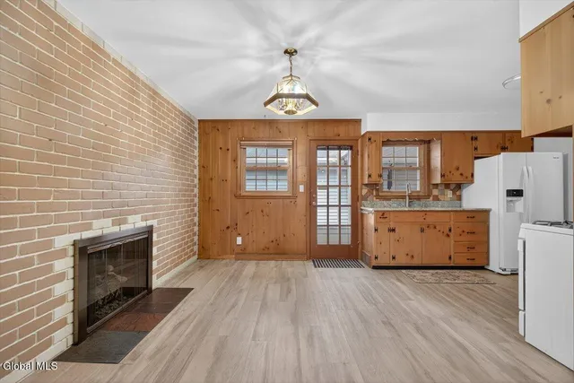 $395,000 | 532 Wayne Place, Bethlehem, NY 12054