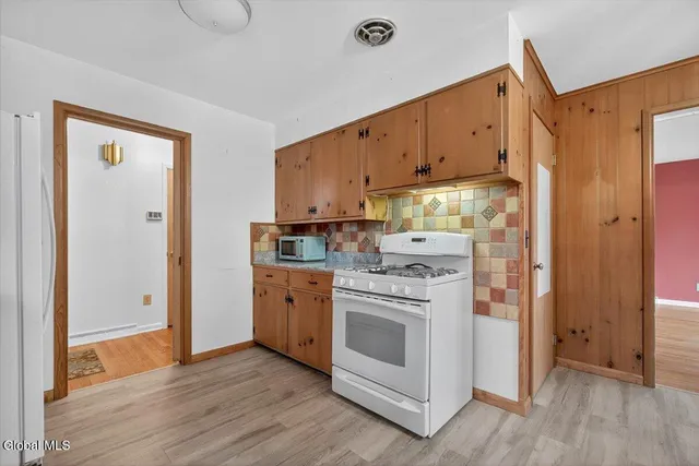 $395,000 | 532 Wayne Place, Bethlehem, NY 12054