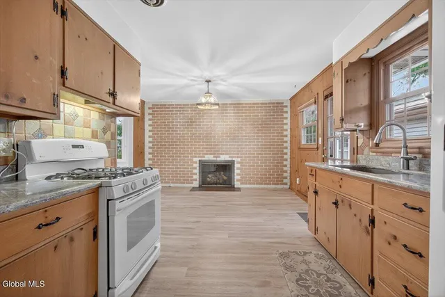 $395,000 | 532 Wayne Place, Bethlehem, NY 12054