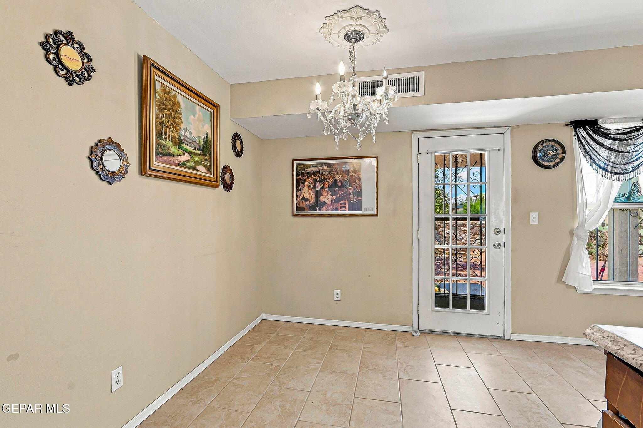 5457 Gate Ridge Circle El Paso, TX 79932 - Photo 11 of 34 17-web-or-mls-IMG_7089