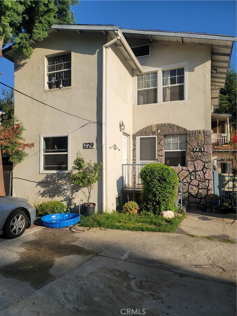 279 Parke Street Pasadena, CA 91101 - Photo 5 of 8 a house view with a outdoor space