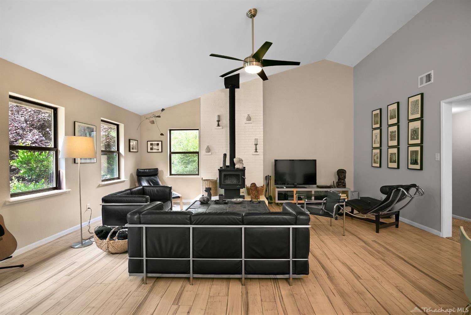 25751 Cumberland Road Tehachapi, CA 93561 - Photo 11 of 49 Gallery Image 11