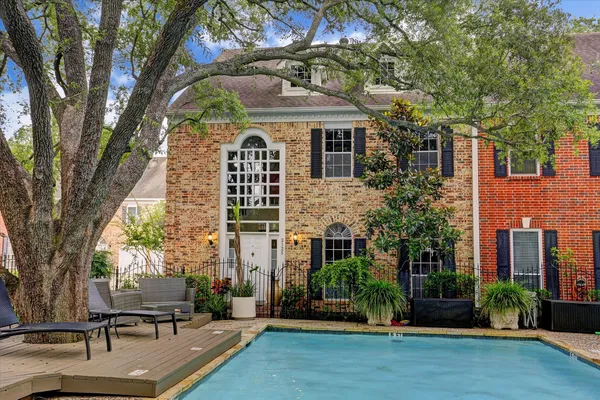 $2,800 | 2125 Bering Drive, Unit 2125, Houston, TX 77057