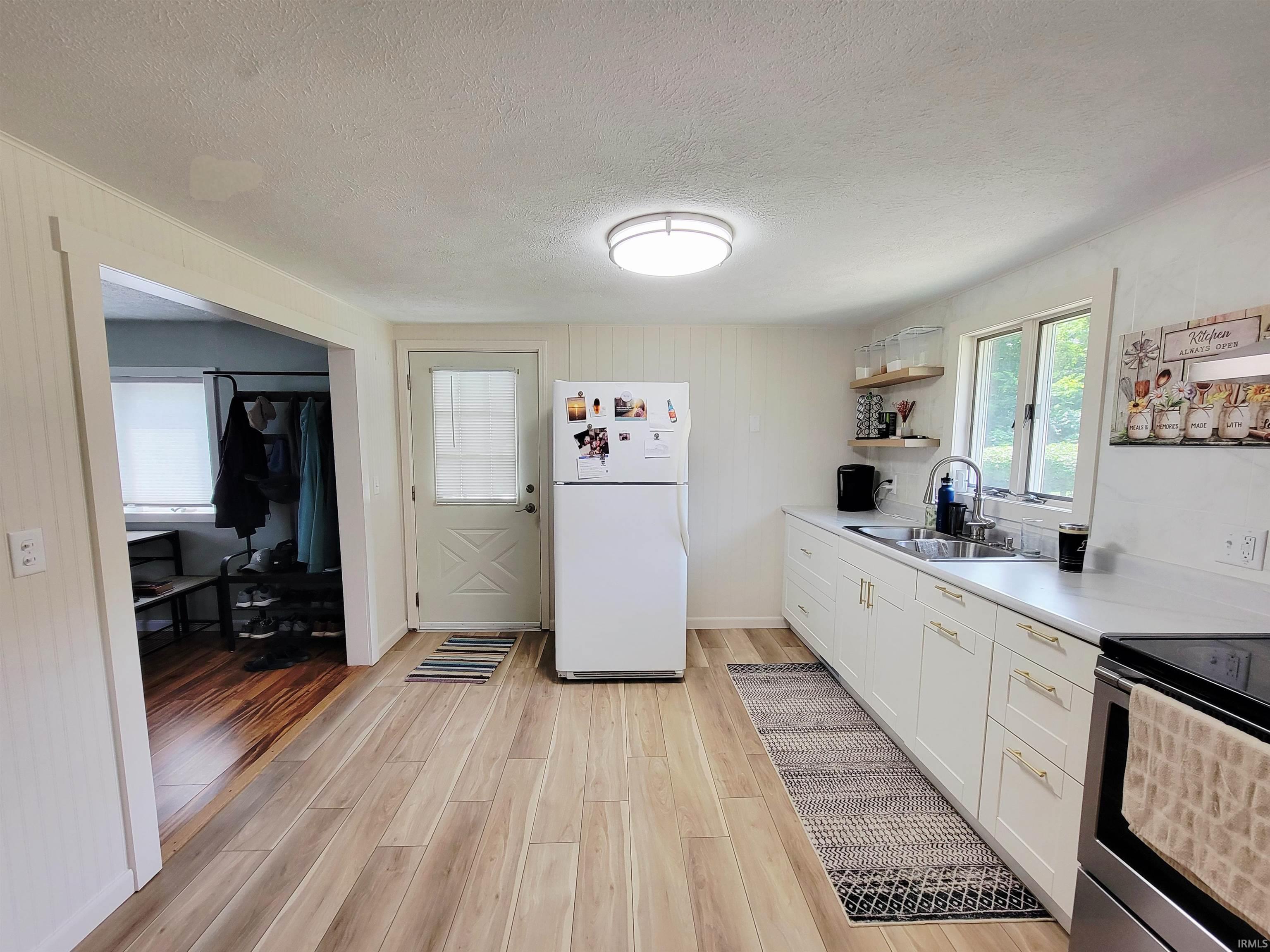 51585 East County Line Road Middlebury, IN 46540 - Photo 15 of 36 Gallery Image 15