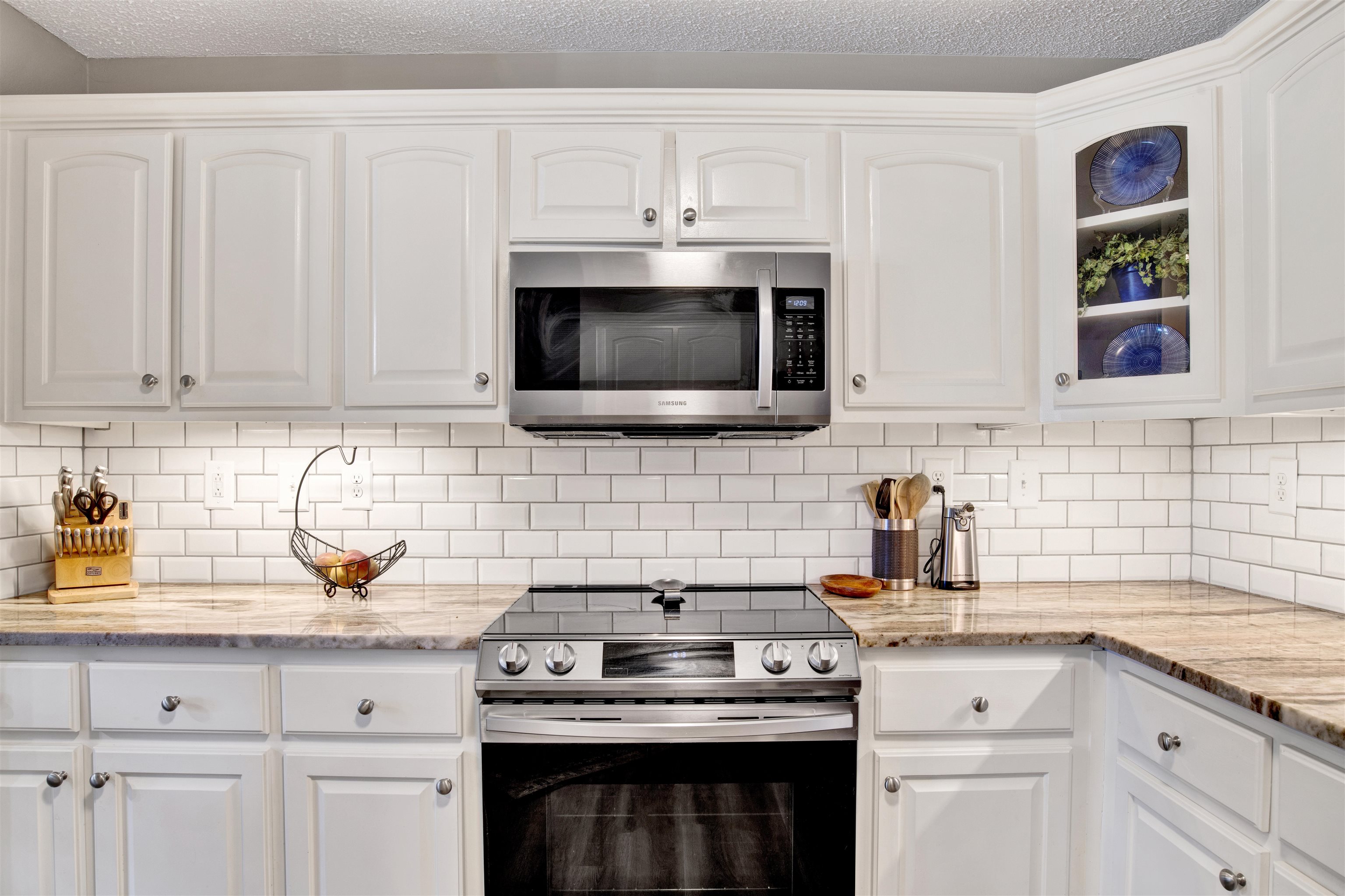 17483 East View Loop Foley, AL 36535 - Photo 17 of 30 Kitchen