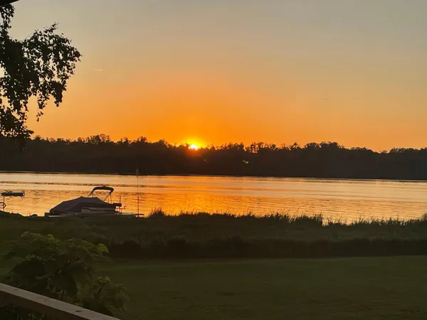 $675,000 | 2005 1/2 Street, Comstock, WI 54826