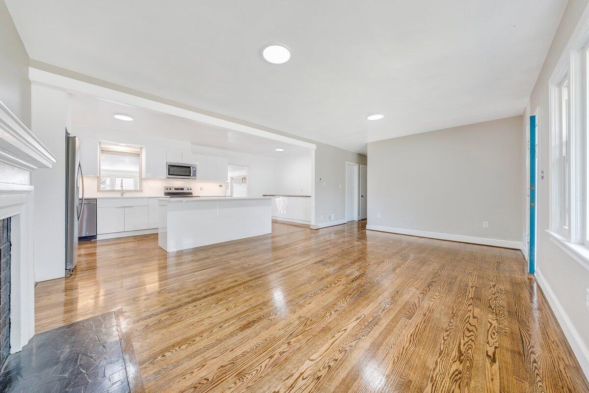 3004 Grandin Road Roanoke, VA 24018 - Photo 8 of 25 8