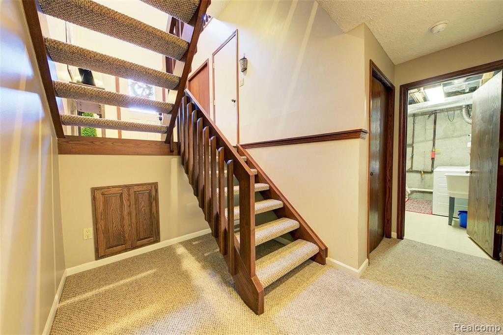 6577 Ridgeview Drive Clarkston, MI 48346 - Photo 38 of 44