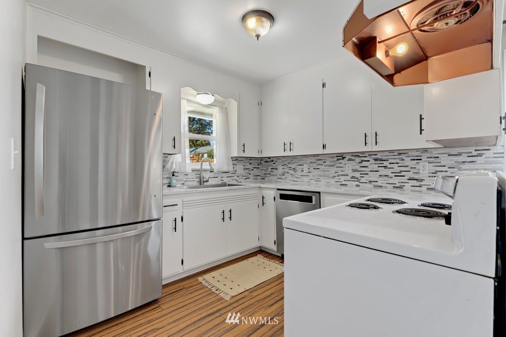 6902 Morgan Road Everett, WA 98203 - Photo 8 of 36