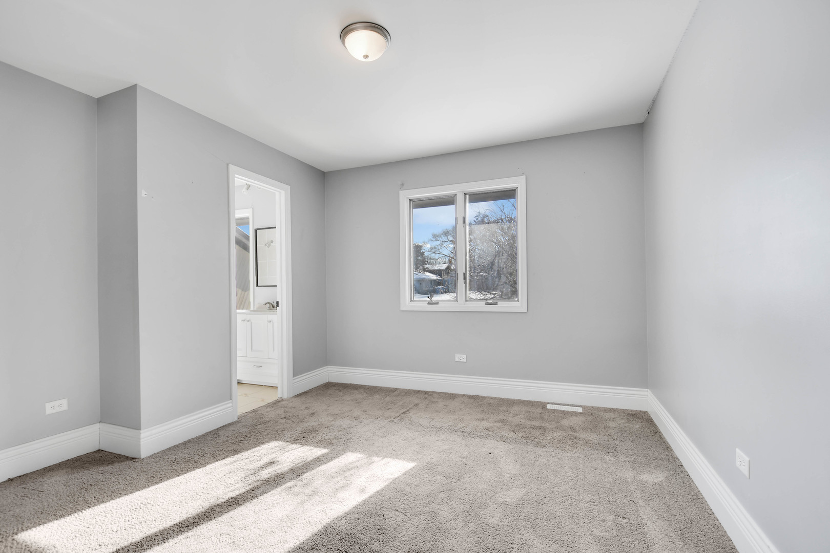 249 Milburn Avenue Crete, IL 60417 - Photo 17 of 46 an empty room with windows