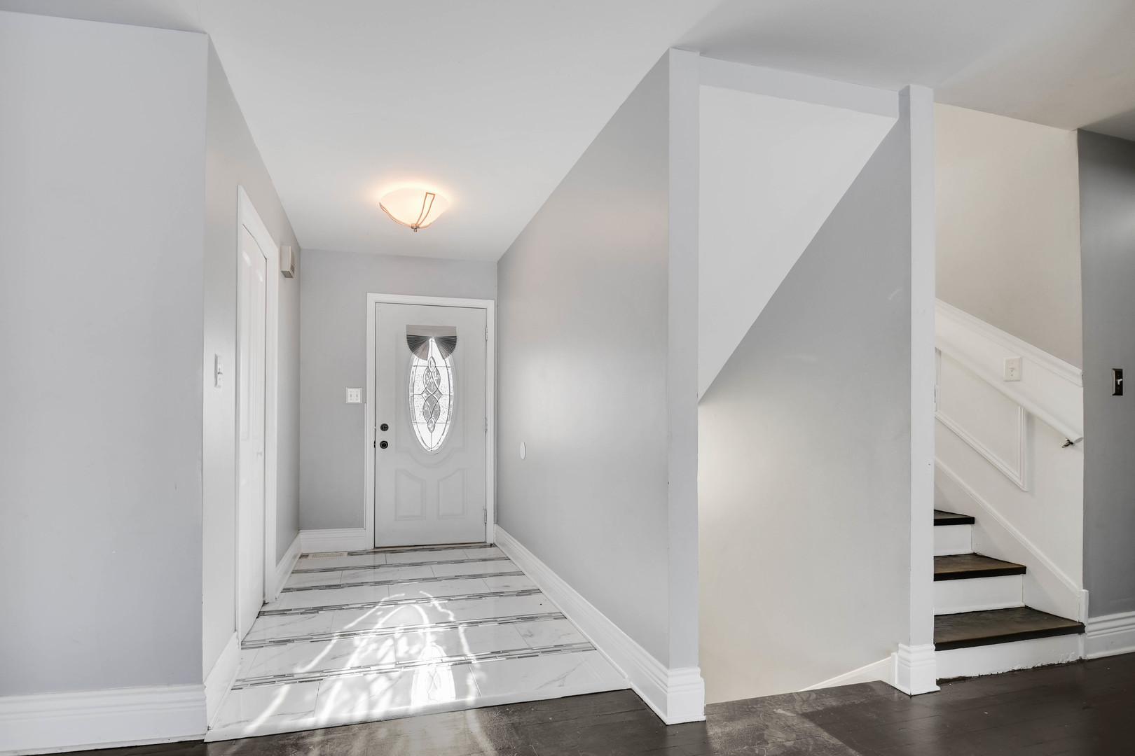 249 Milburn Avenue Crete, IL 60417 - Photo 2 of 46 a view of a hallway view with staircase