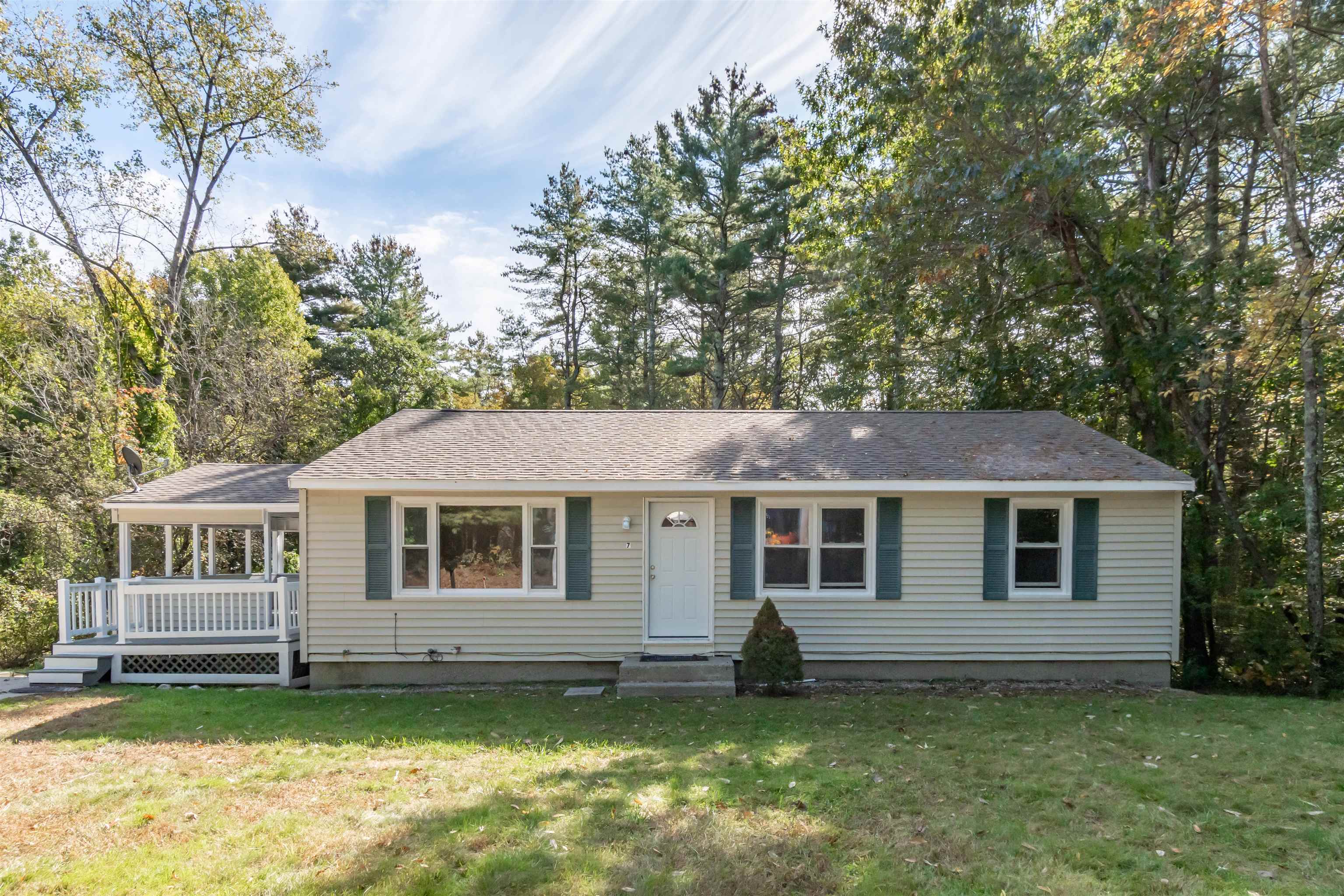 7 Griffin Road Hudson, NH 03051 - Photo 1 of 25