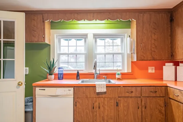 $500,000 | 94 Grove Street, Shrewsbury, MA 01545