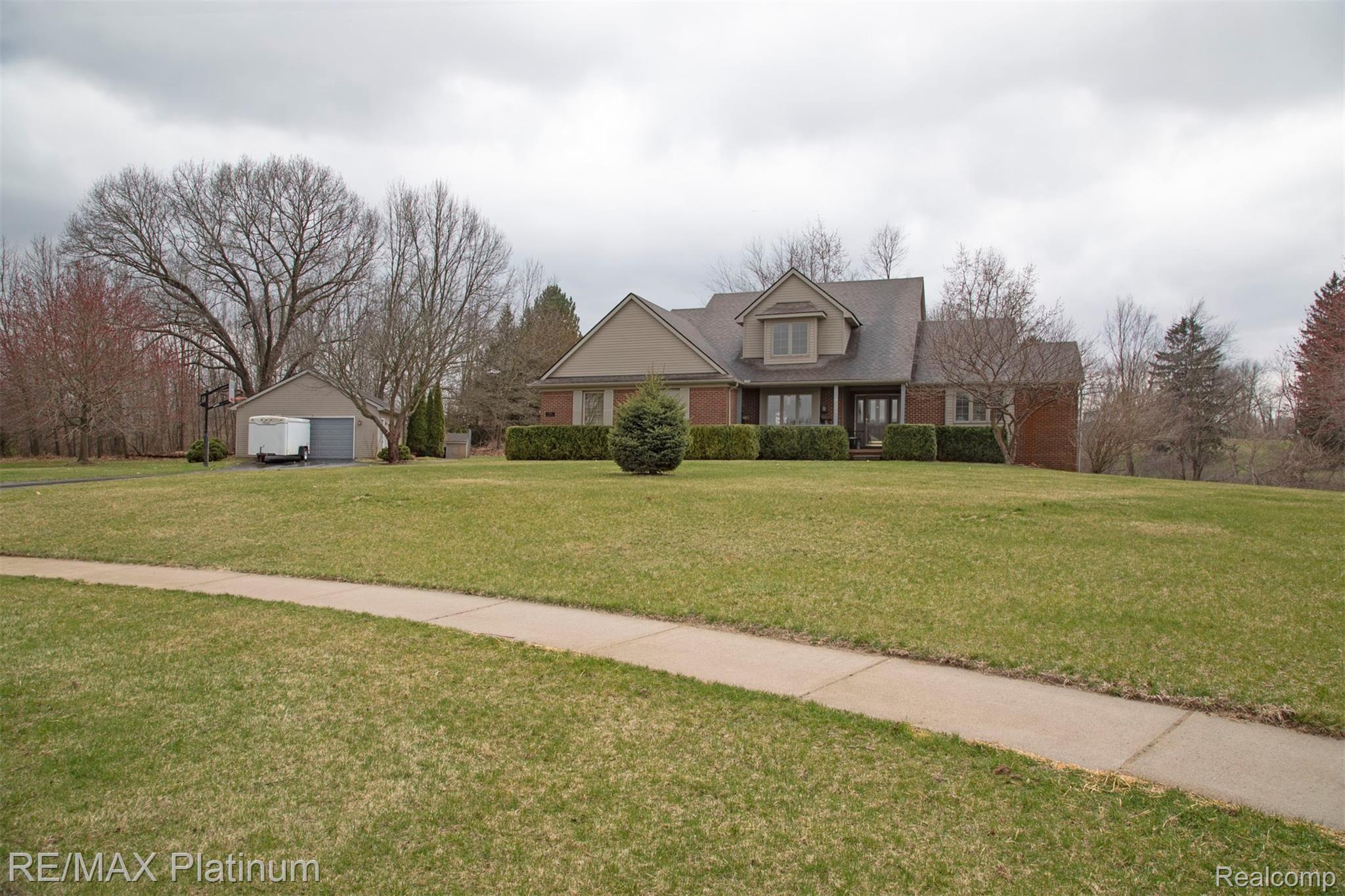 2500 Ridgewood Drive Howell, MI 48843 - Photo 27 of 31 Beautiful 2nd garage