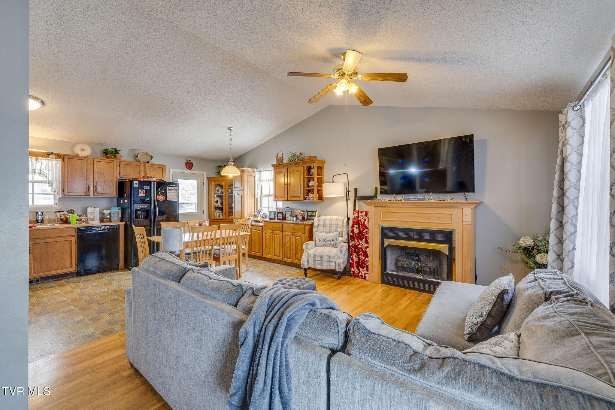 1065 Gray Station Road Gray, TN 37615 - Photo 5 of 30 005