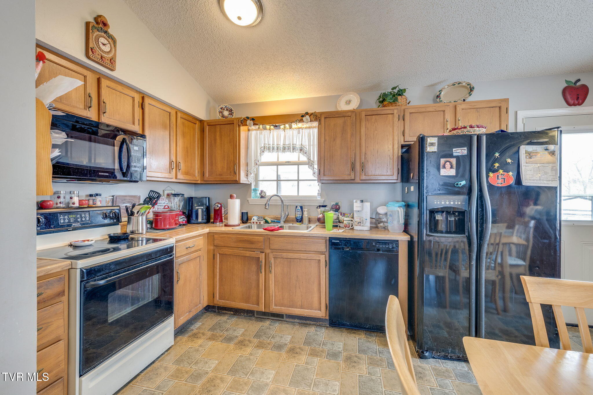 1065 Gray Station Road Gray, TN 37615 - Photo 9 of 30 009