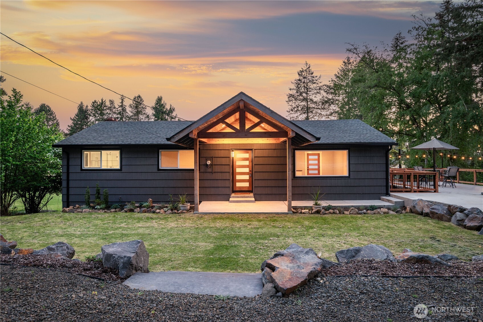 2903 Huntington Place Longview, WA 98632 - Photo 3 of 40 a front view of a house with a yard