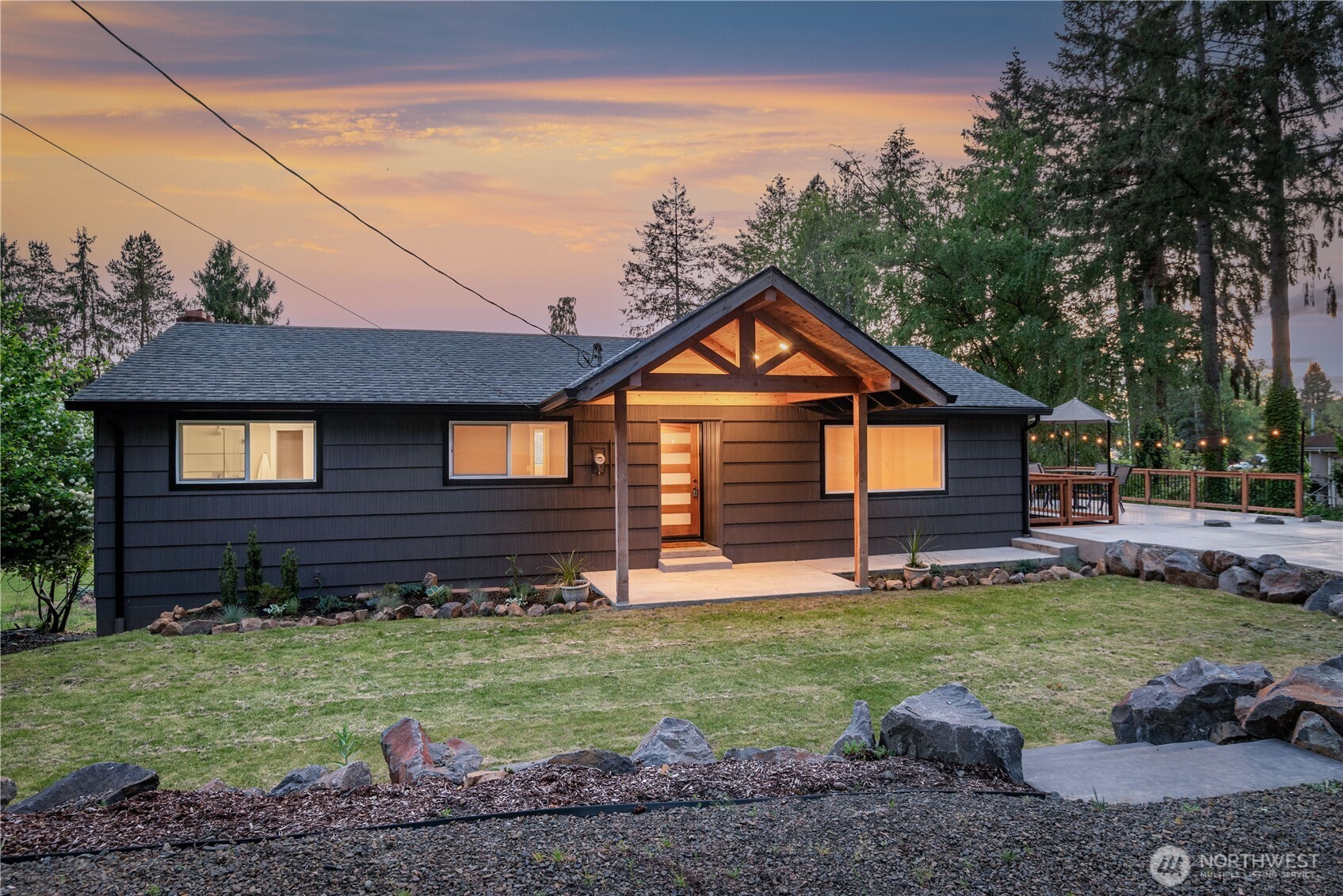 2903 Huntington Place Longview, WA 98632 - Photo 4 of 40 a front view of a house with a yard