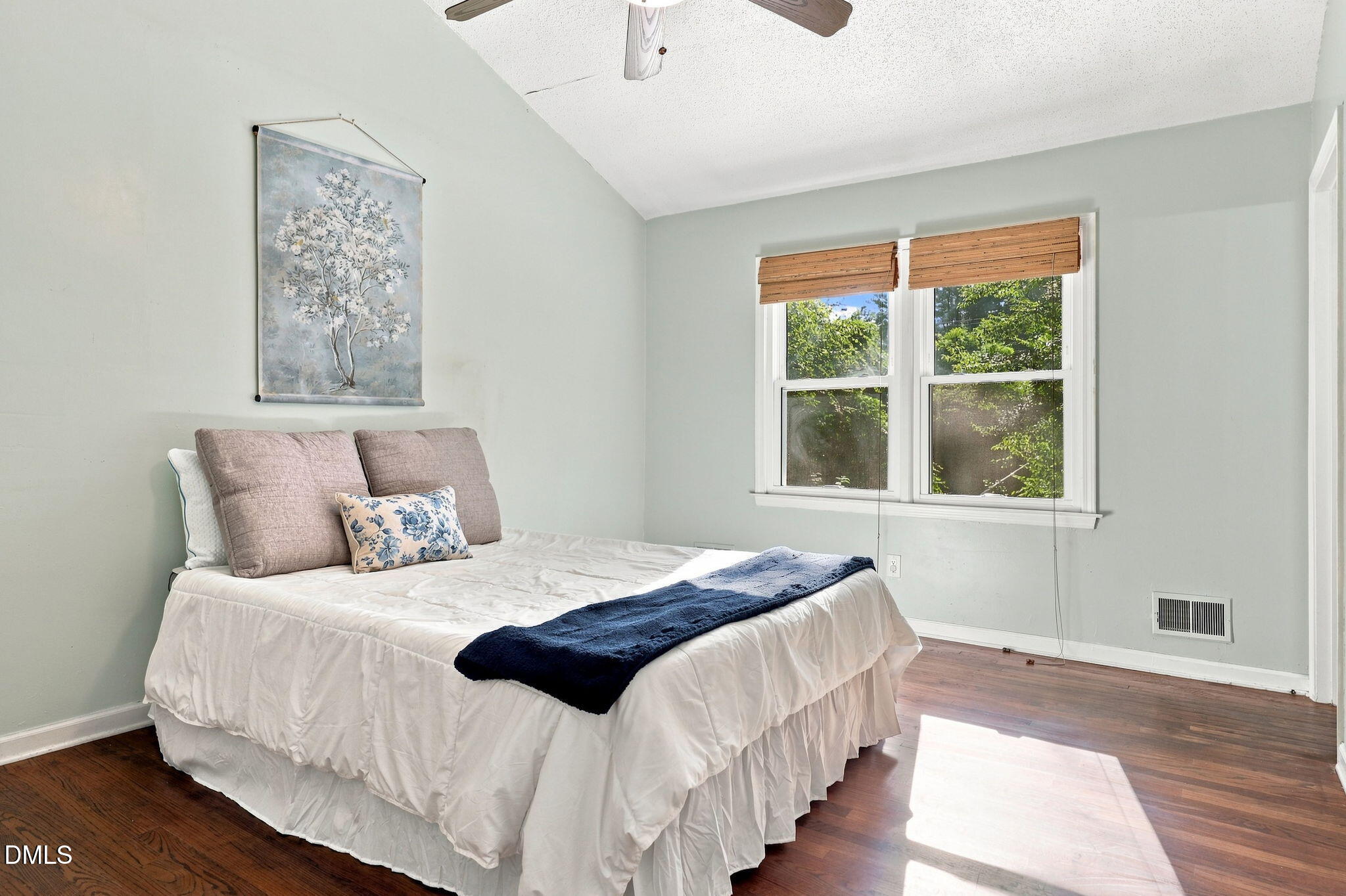 4904 Brookhurst Place Raleigh, NC 27609 - Photo 39 of 63 39-web-or-mls-IMG_5460