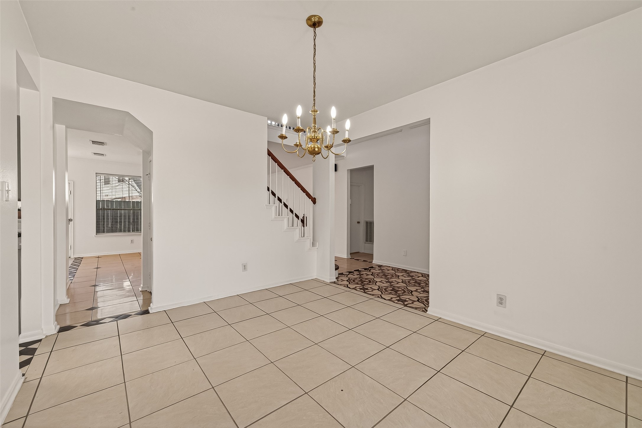 16315 April Ridge Drive Houston, TX 77083 - Photo 7 of 48