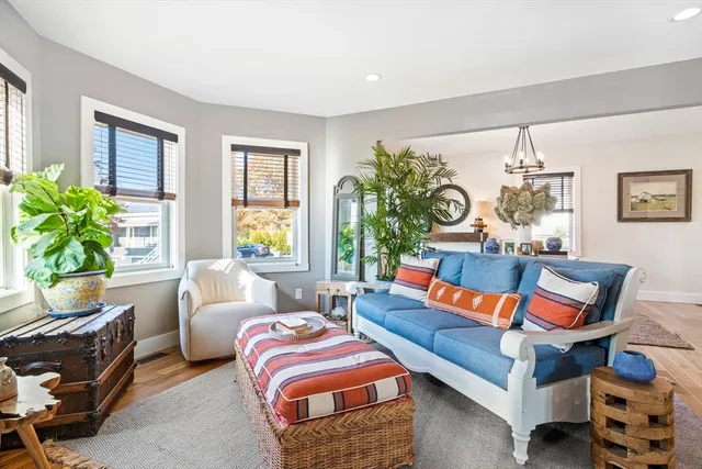 $3,200 | 119 Sycamore Street, Fairhaven, MA 02719