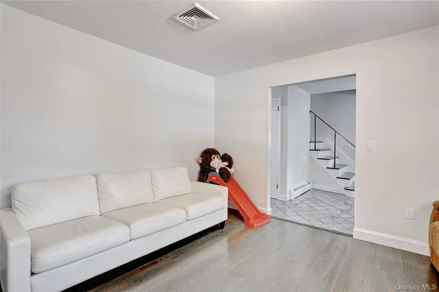 $1,275,000 | 7 Hawk Street, Chestnut Ridge, NY 10977