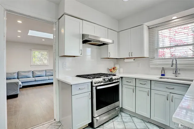 $1,275,000 | 7 Hawk Street, Chestnut Ridge, NY 10977