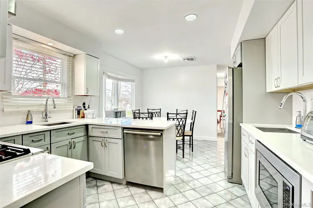 $1,275,000 | 7 Hawk Street, Chestnut Ridge, NY 10977