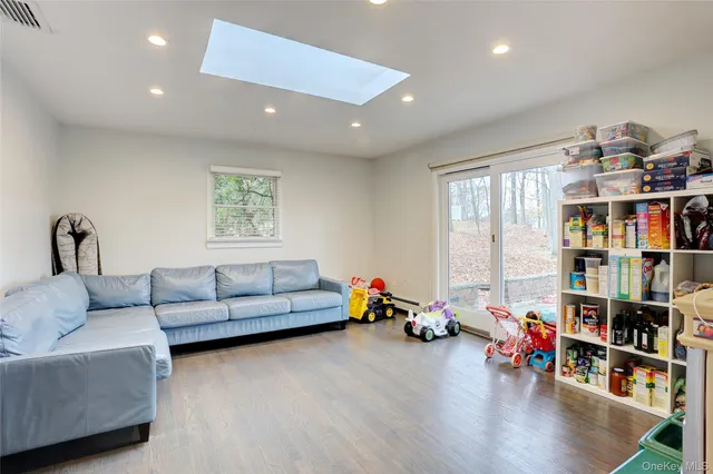 $1,275,000 | 7 Hawk Street, Chestnut Ridge, NY 10977