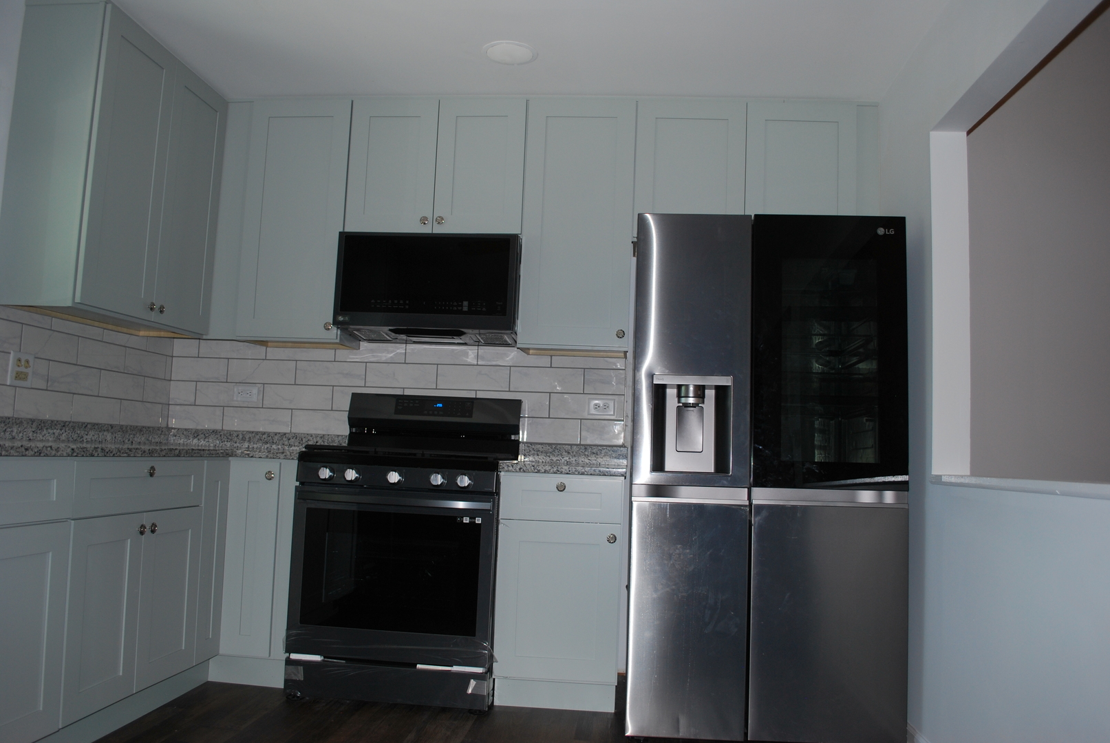 571 White Birch Road Lindenhurst, IL 60046 - Photo 5 of 19 Gallery Image 5