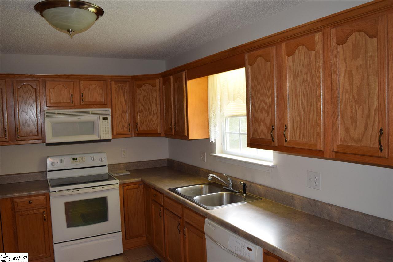 320 Gale Wind Court Inman, SC 29349 - Photo 8 of 28