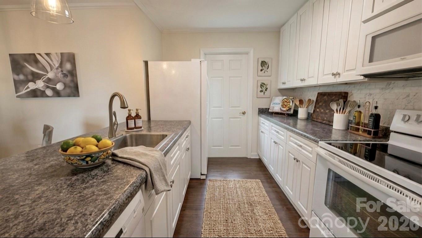 12334 Danby Road Pineville, NC 28134 - Photo 2 of 12