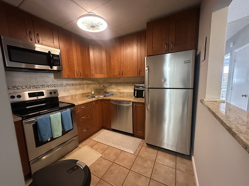 40 High Street, Unit 305 Dedham, MA 02026 - Photo 5 of 21