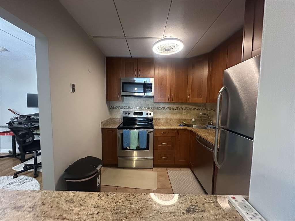 40 High Street, Unit 305 Dedham, MA 02026 - Photo 6 of 21