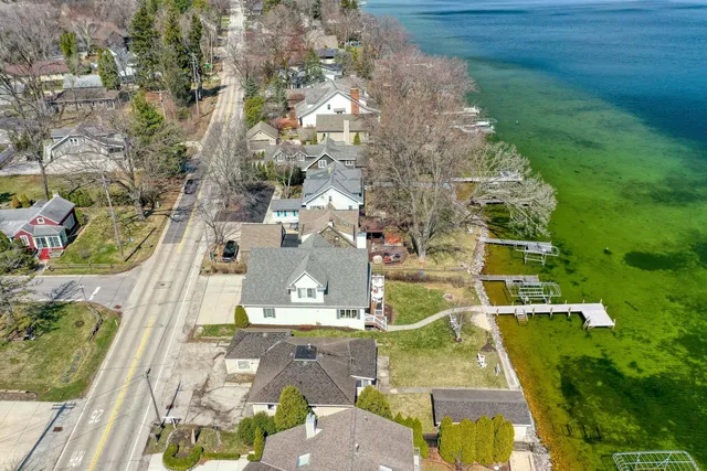 $985,000 | 1603 Milwaukee Street, Delafield, WI 53018