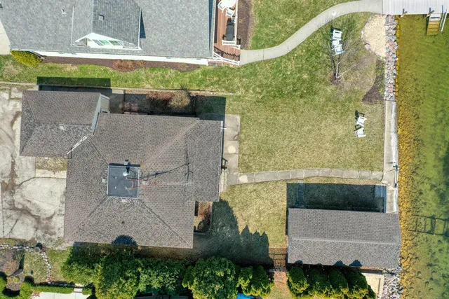 $985,000 | 1603 Milwaukee Street, Delafield, WI 53018