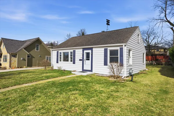 $275,000 | 1216 15th Avenue, Grafton, WI 53024