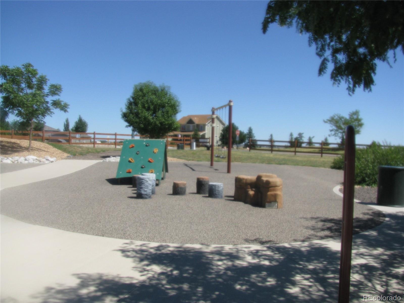 993 Pinehurst Court Bennett, CO 80102 - Photo 6 of 9