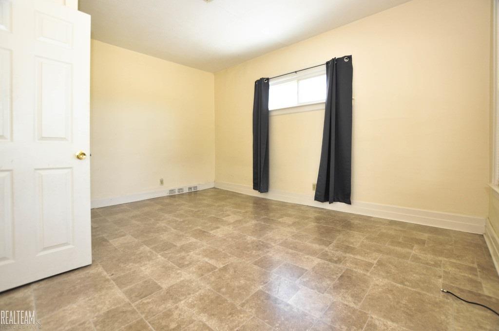 16258 Frazho Road Roseville, MI 48066 - Photo 5 of 28