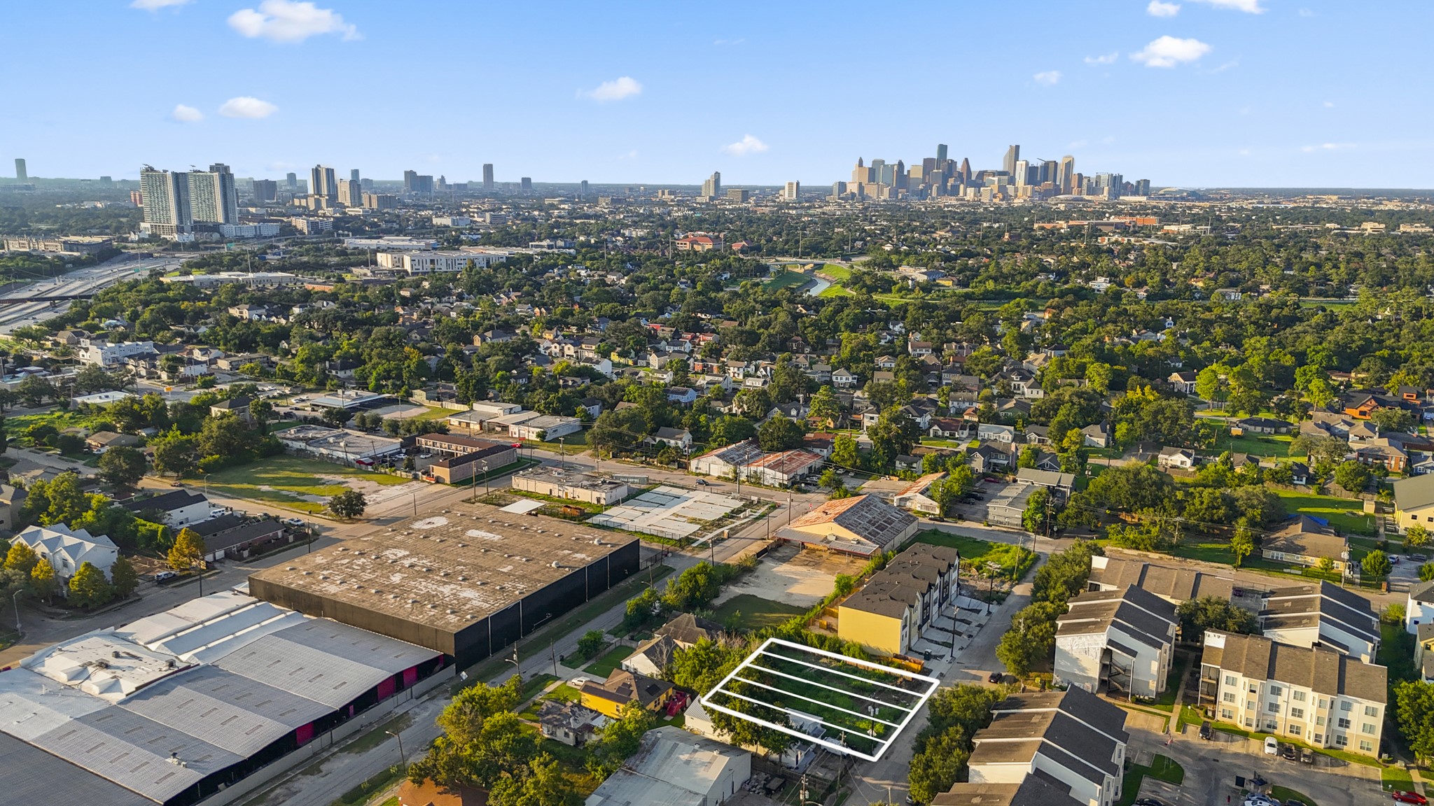 6336 Del Rio Street Houston, TX 77021 - Photo 11 of 20 an aerial view of a city