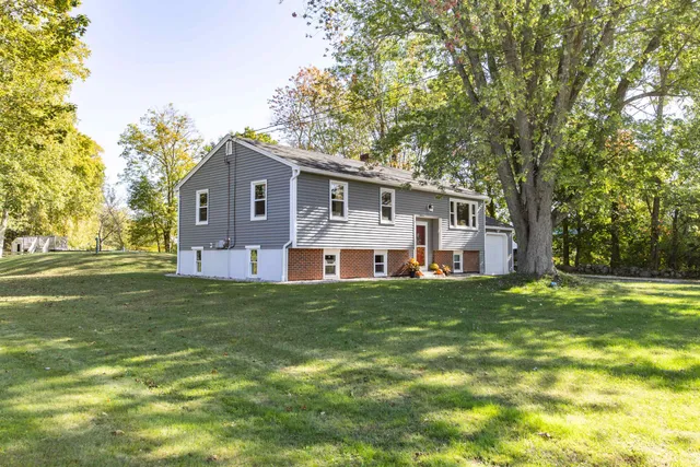 $599,900 | 222 Portsmouth Avenue, Stratham, NH 03885